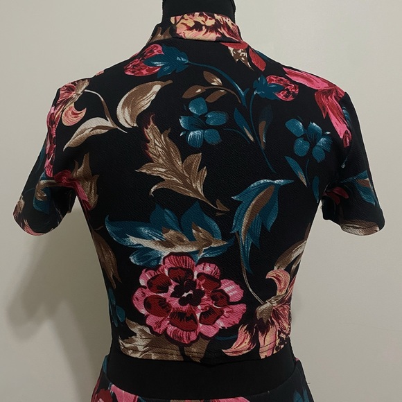 Two Piece Floral Set - Picture 7 of 10